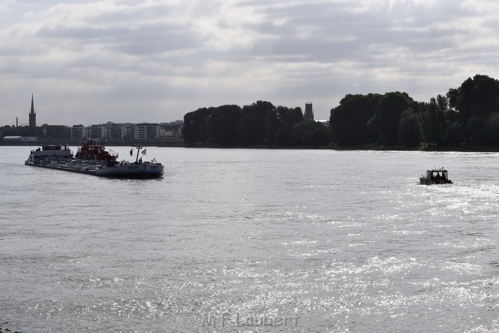 Schiff 1 Koeln in Hoehe der Koelner Zoobruecke P183.JPG - Miklos Laubert